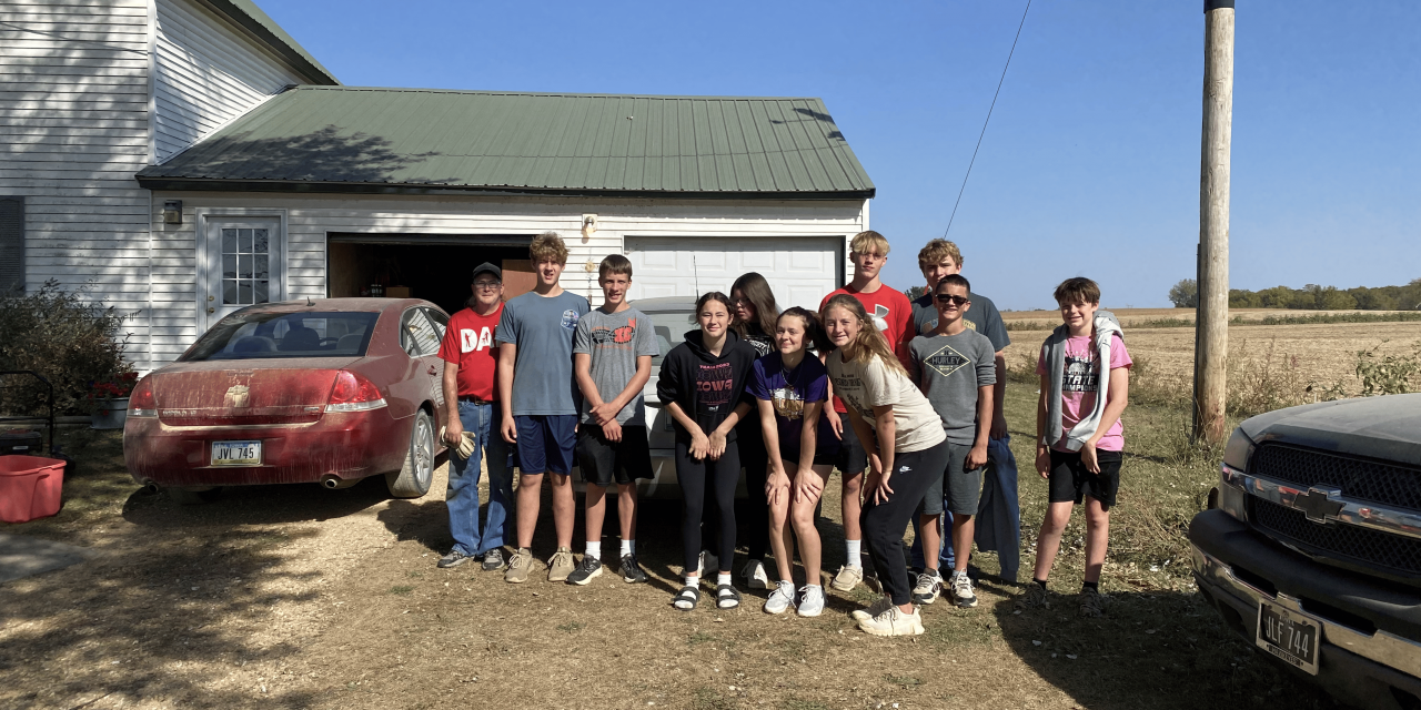 Day of Service: Easton Valley JH/HS Gives Back to the Community