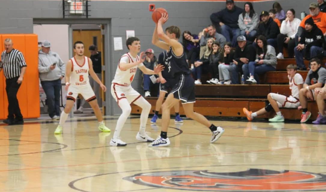 Easton Valley Boys Basketball Team Opens Season