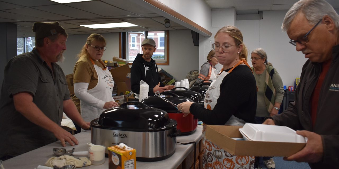 All-Community Thanksgiving Meal Served 375