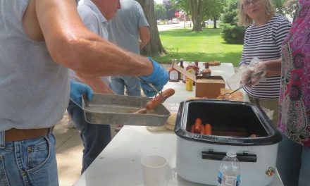 Share the Harvest Holds Food Stand Fundraiser During Farmer’s Market